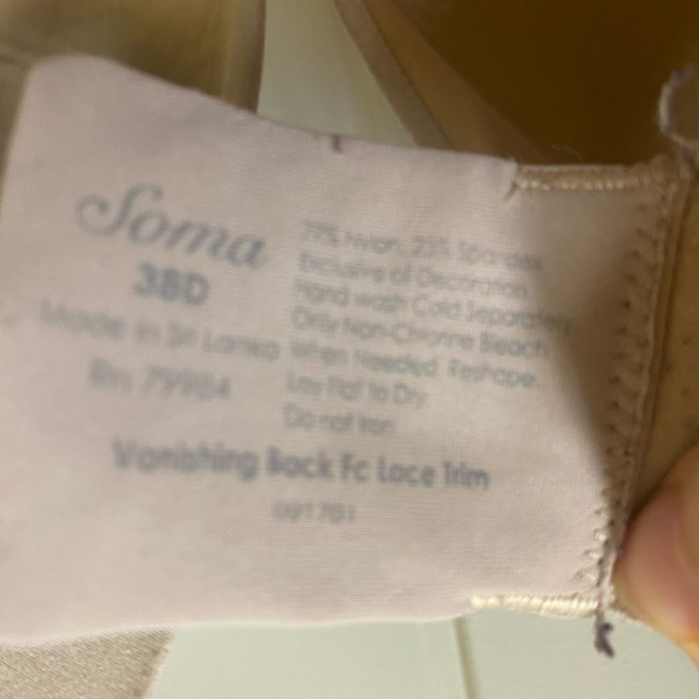 Soma Vanishing Back-Size 38D-Underwire - Picture 8 of 8